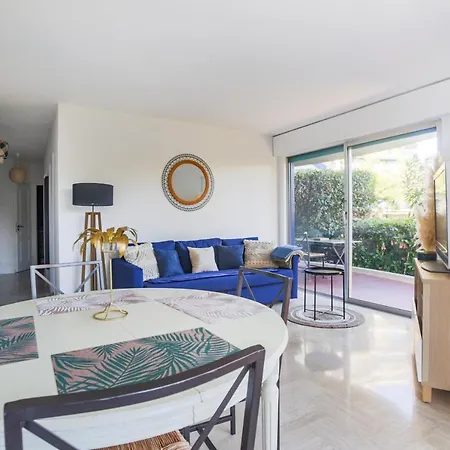 Apartment Beau T2 Dans Avec Piscine Mandelieu